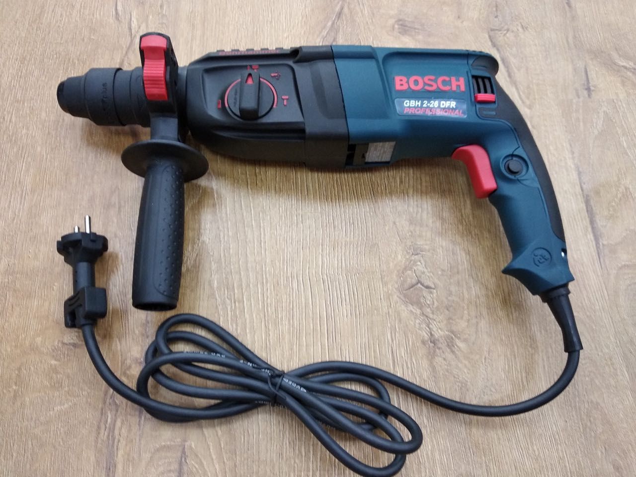 Bosch перфоратор 800W SDS plus