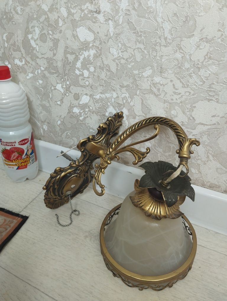 настенное металлическое бра