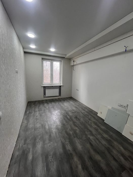 Ц-5, 2/4/4, напротив финансового института.