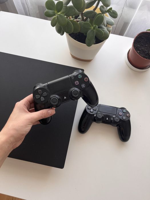 Плейстейшн 4 PS4