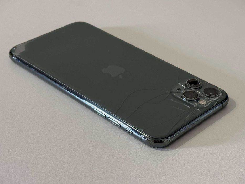 Бартер! iPhone 11 Pro Max Midnight Green (Зелен)