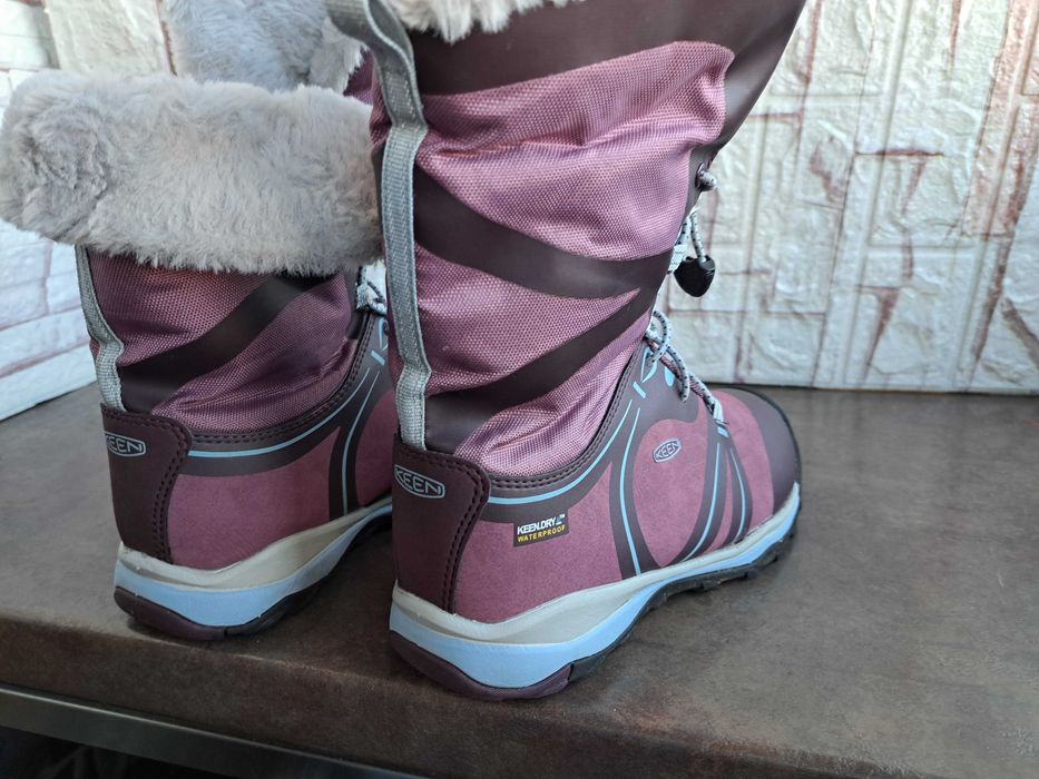 детски ботуши,зимни обувки,боти,апрески,KEEN номер35 за момиче,