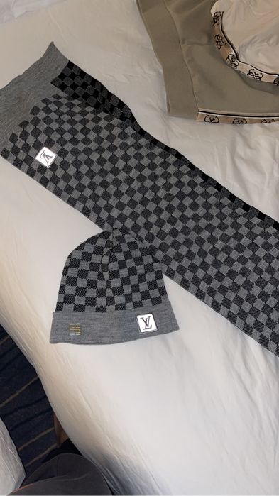 Set caciula si fular louis vuitton