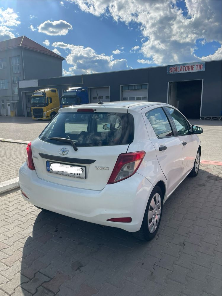 Toyota yaris 1.3 2013