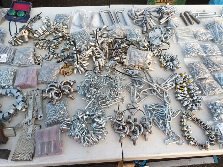 Diverse șuruburi inox alamă zincate auto papuci cupru