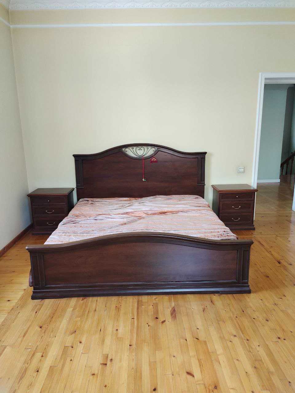 Кровать, шкафы, комод с зеркалом для спальни Италия