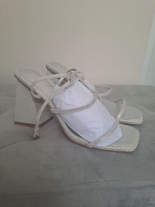 Елегантни сандали