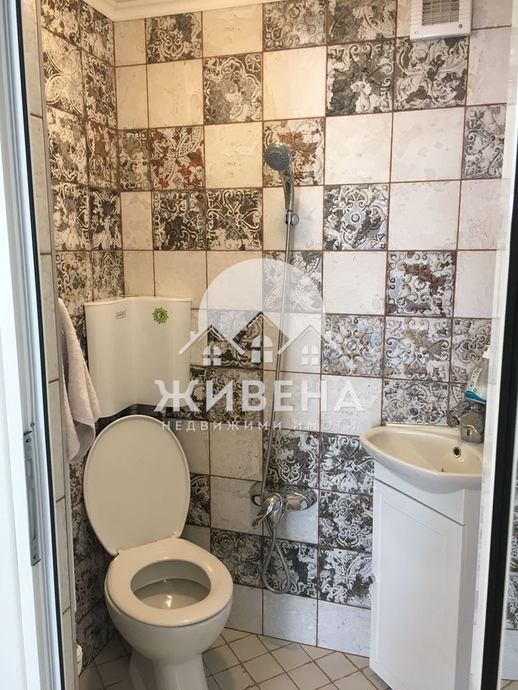 Продавам къща в м-т Акчелар, площ 150 кв.м