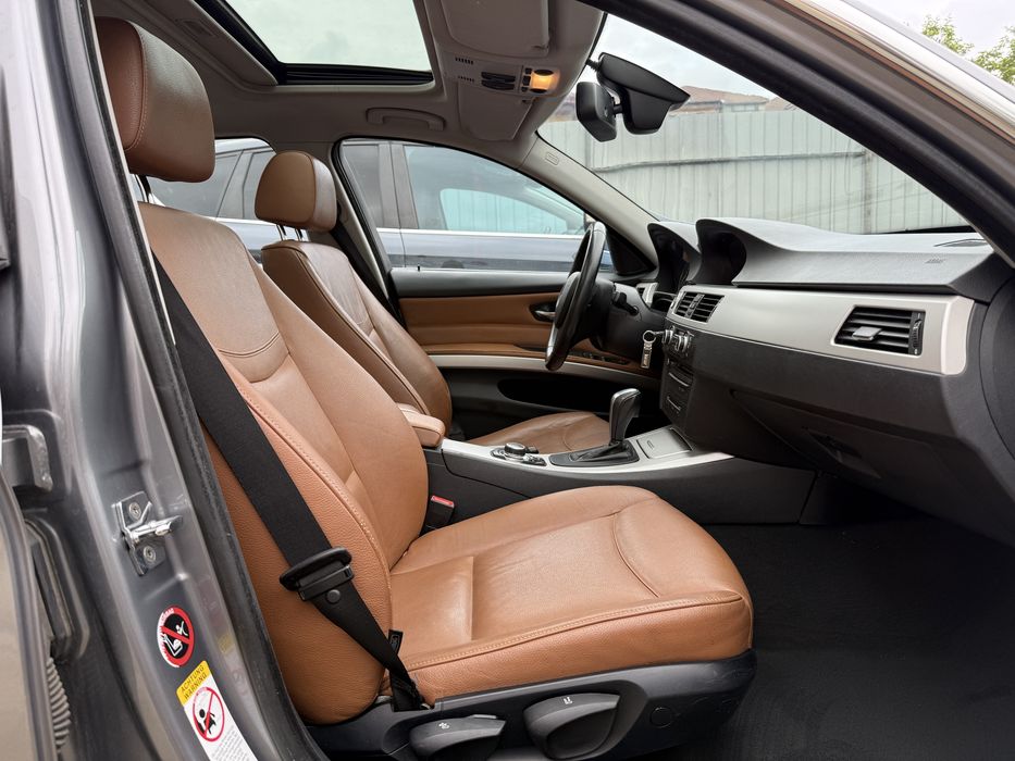 BMW E90 330 XD fab.2009 *** FACELIFT *** FULL EXTRASE *** ADUS AZI