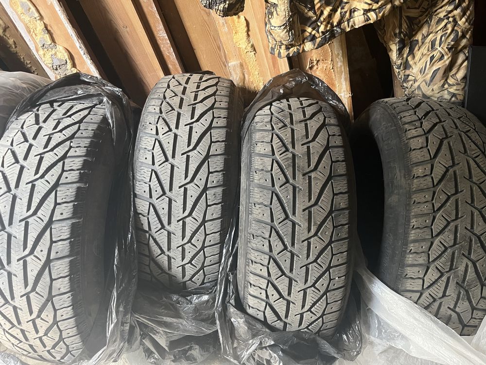 Продам Шины 235/60/18