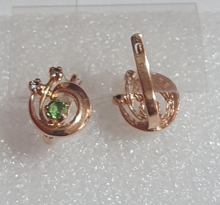 Серьги    золотые.