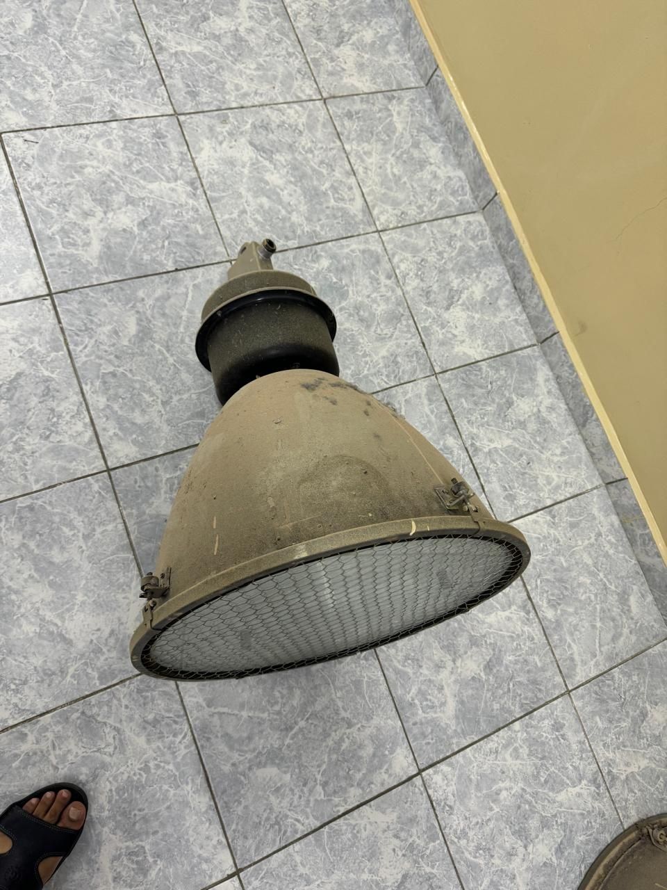 Продам освещения 220вв