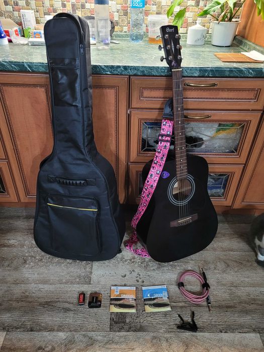 Электроакустическая гитара Cort AD810E