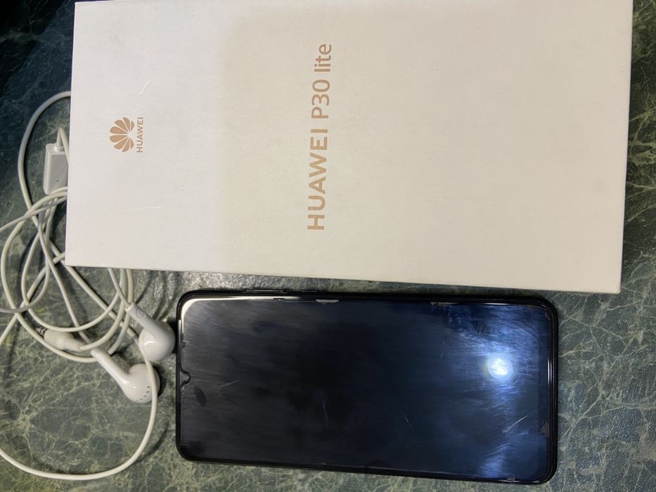 Продаю телефон p30 лайт