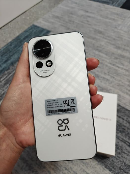 Продаю смартфон Huawei nova 13 в отличном состоянии