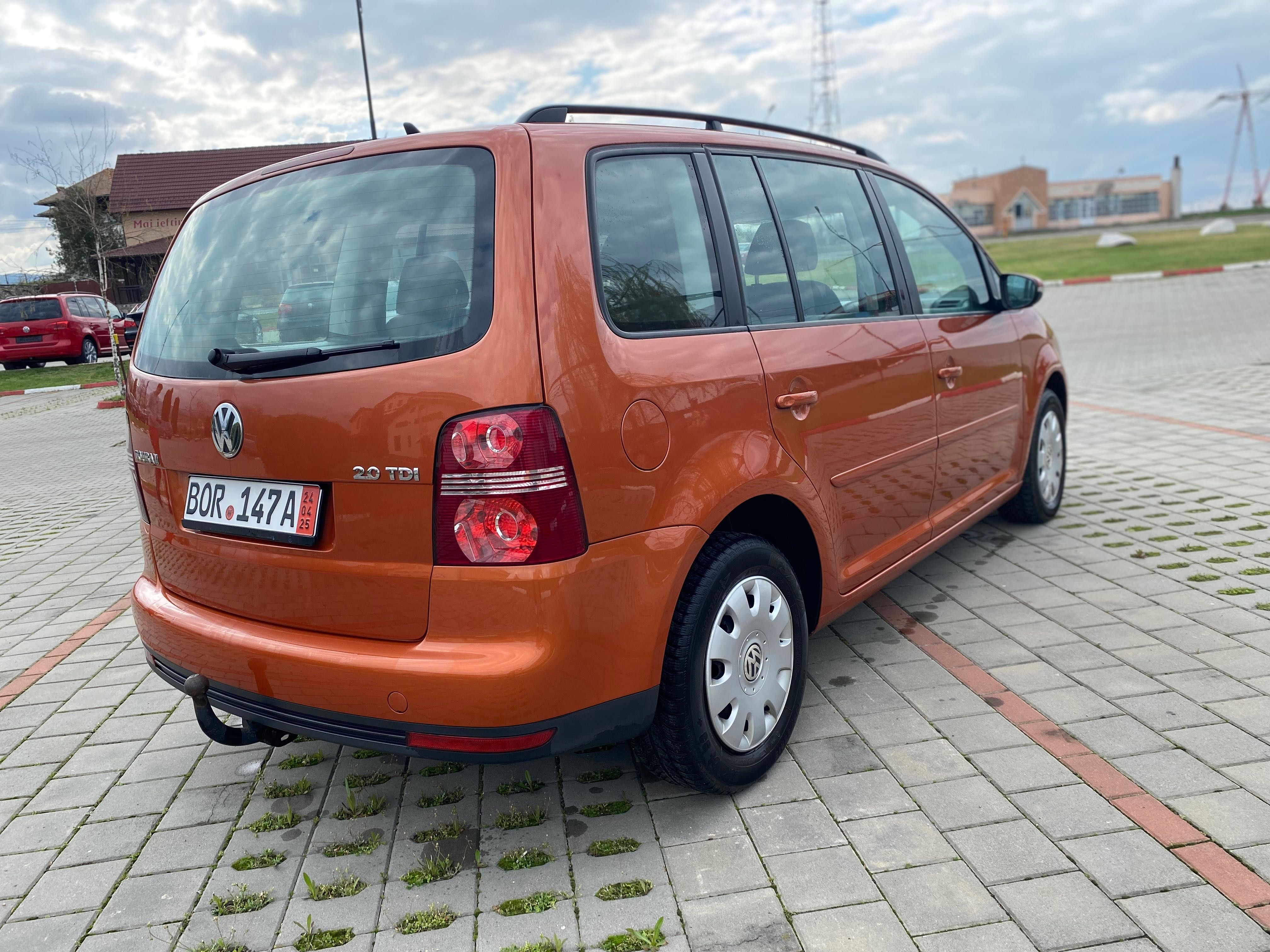VW TOURAN 2010 2.0 TDI