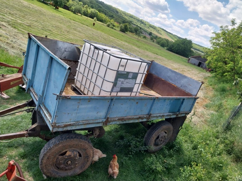 Remorca agricolă