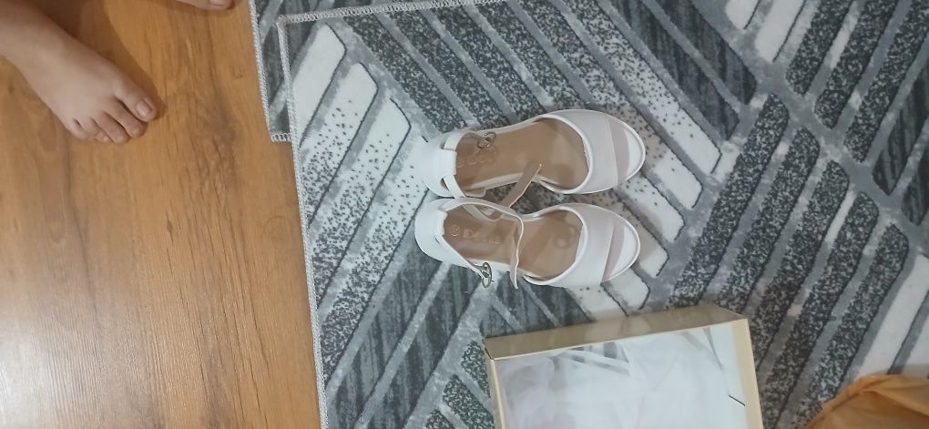 Дамски официални сандали