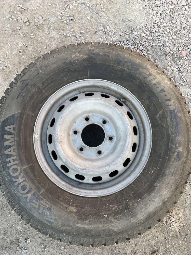 Комплект шин Yokohama зимние 265/70 r16