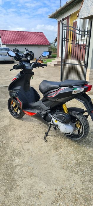Vând Aprilie sr 50 Factory 2300 KM