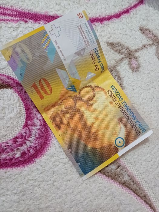 Vând franci elvetieni