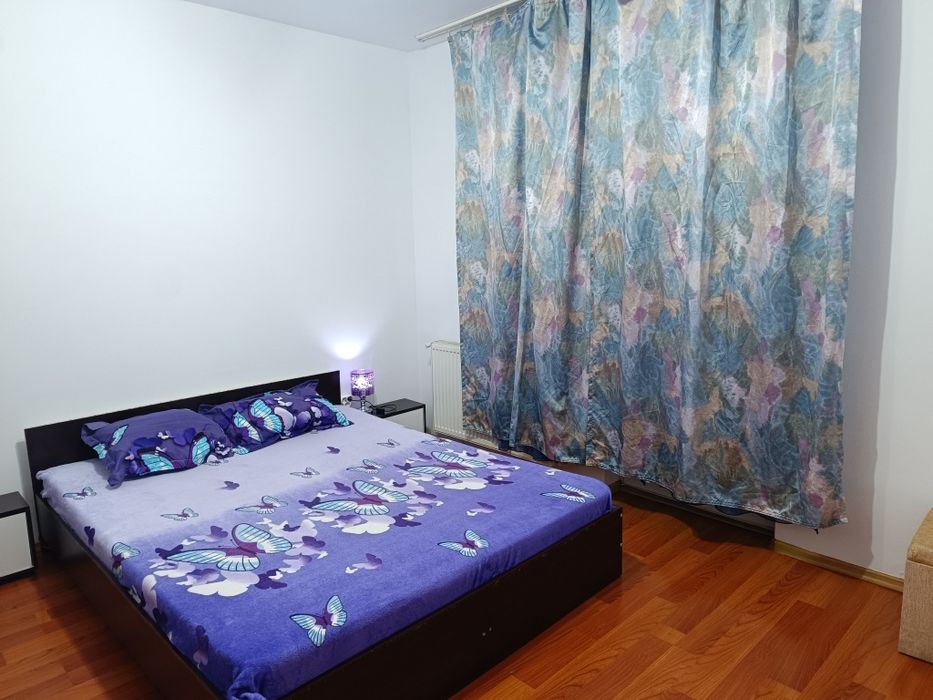 Pat matrimonial 160x200 cu doua noptiere