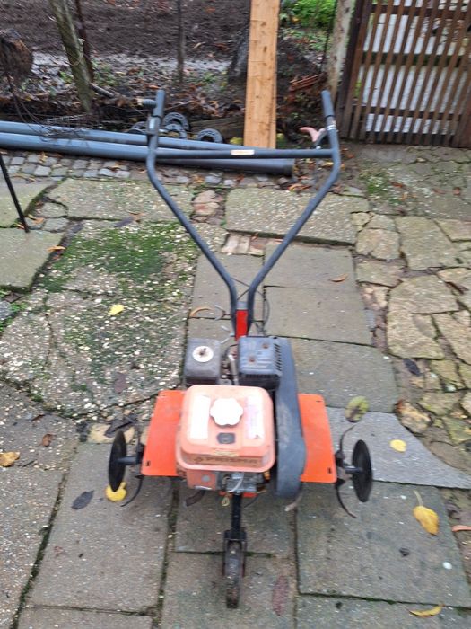 Продавам мотофреза..