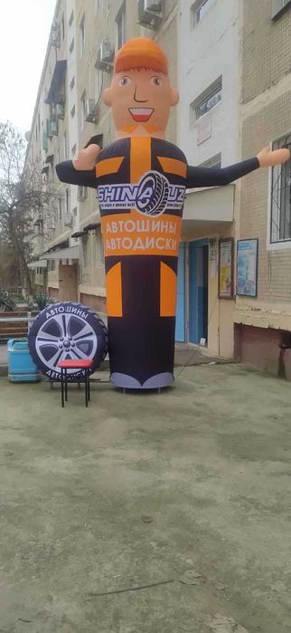 Надувная реклама (аэромен)