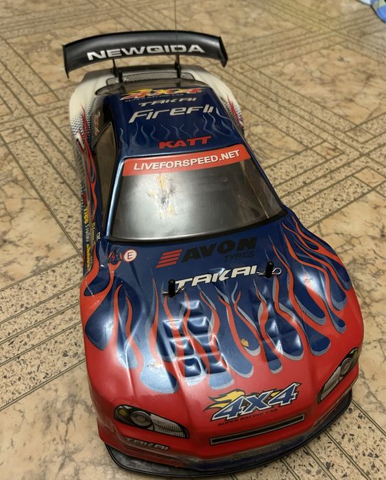 Машинка на пульте управления