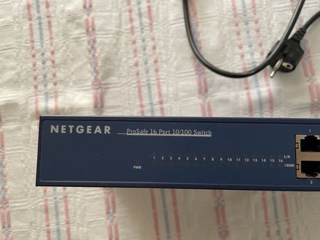 Switch Netgear 16 port 10/100