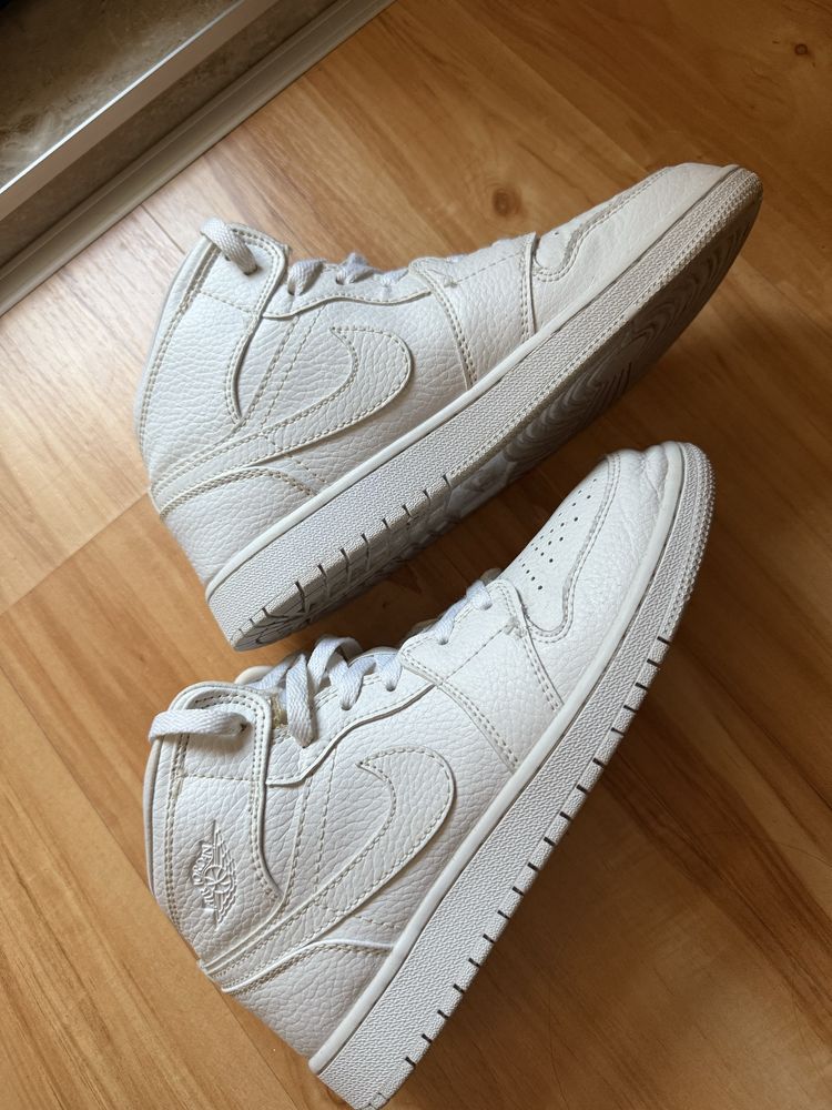 Air Jordan 1 Mid
