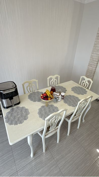 Обеденный стол / без стульев