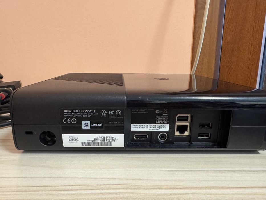 XBOX 360 500GB с две игри