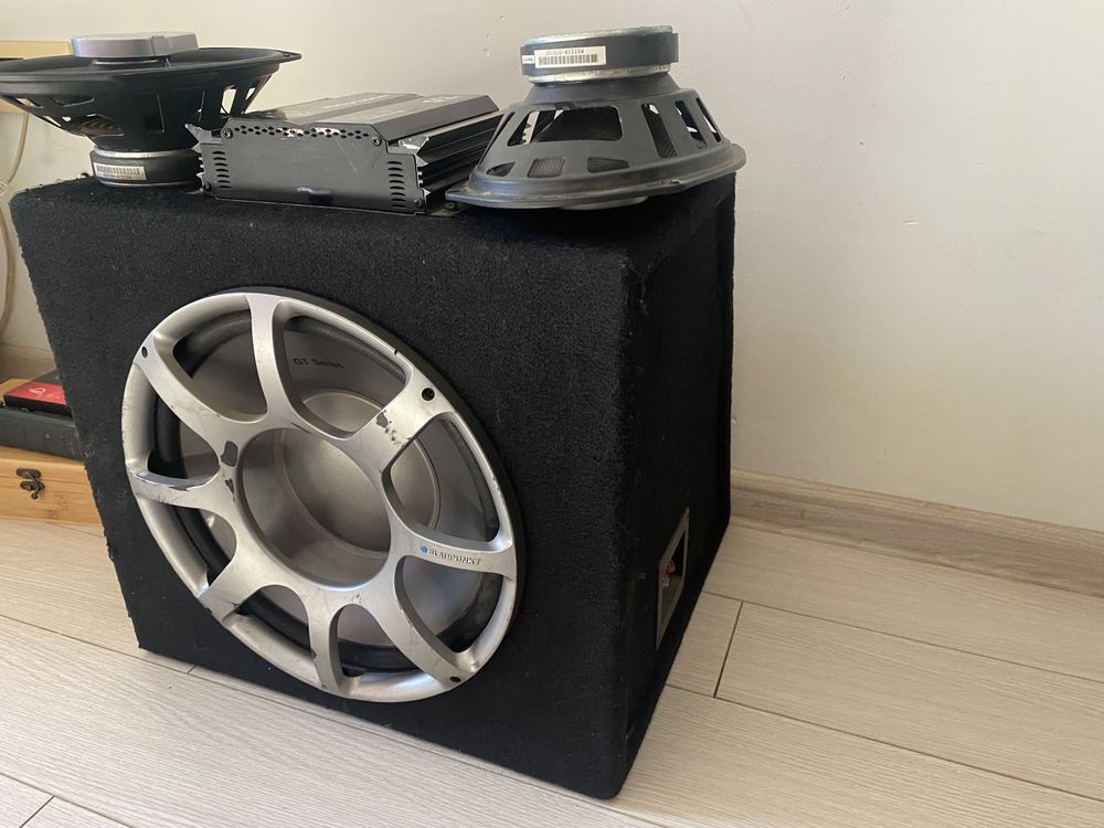 Subwoofer Blaupunkt Auto + boxe JBL CS3196