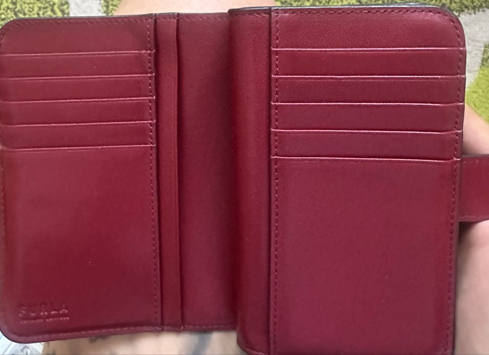 Протмоне Фурла/Furla