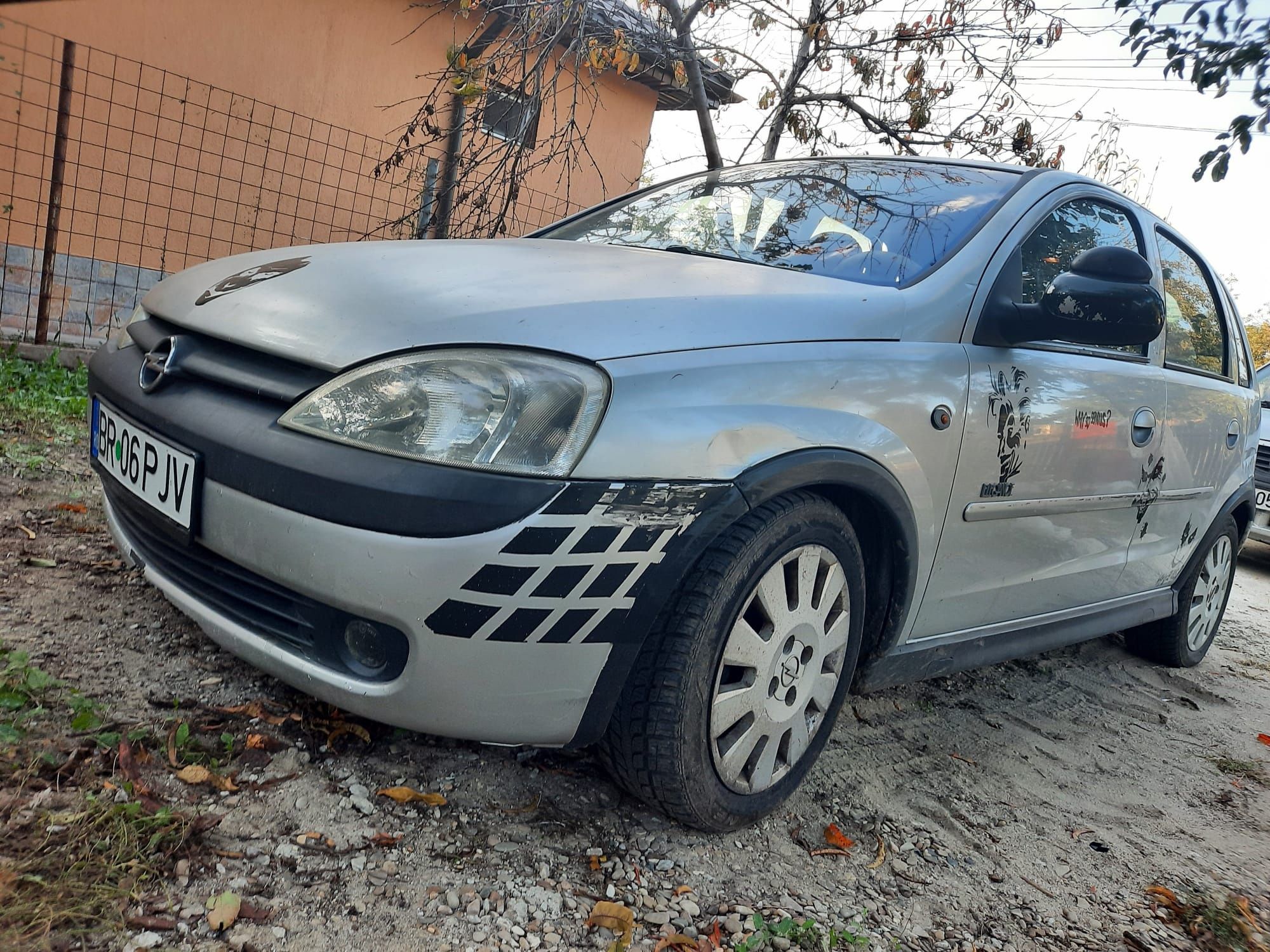 Vând Opel  CORSA C 1.2 benzină
