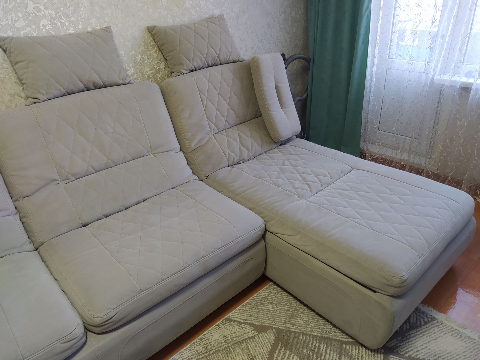 Продается большой диван