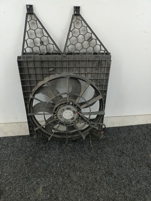 Dezmembrez Electroventilator de pe VW POLO 6R 2009-2016