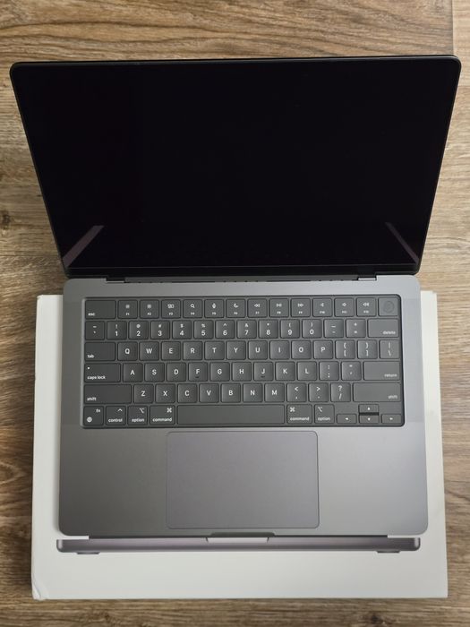 MacBook Pro 14 M3PRO 1TB 2 цикла
