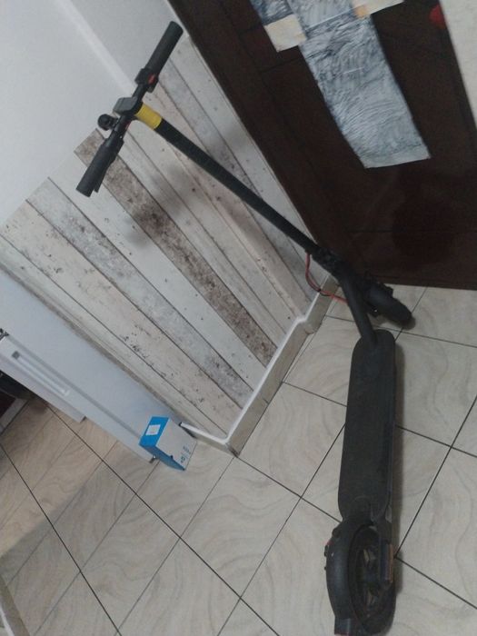 Trotineta xiaomi pro 2 încă în garantie