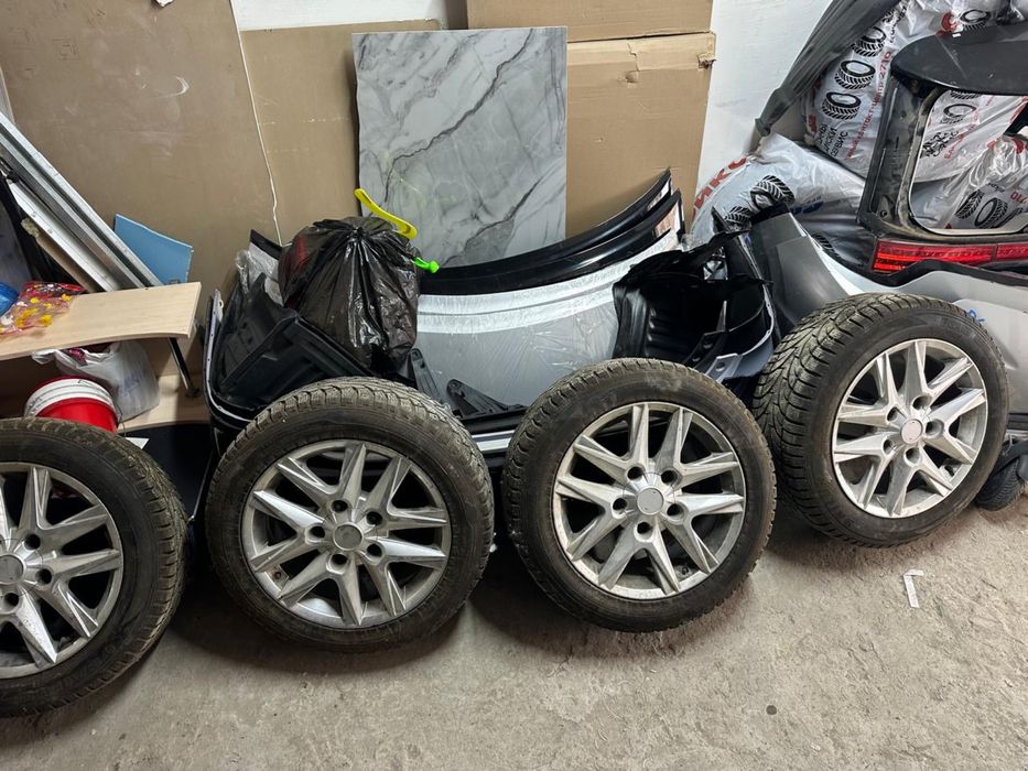 Продается зимняя шипованные шины