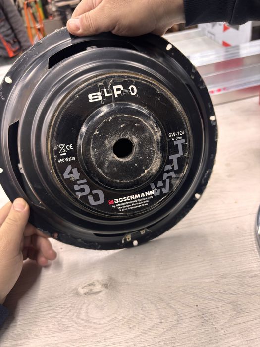 Продавам два говорителя – 12 инча, 4 ома.