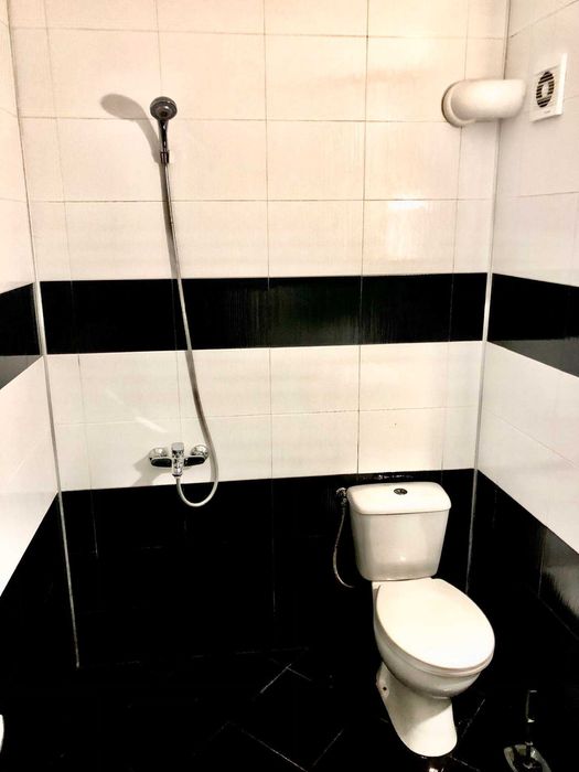 Дава се под наем Двустаен апартамент в Бургас, Изгрев - 80 кв.м за 280.5 € - Снимка #3