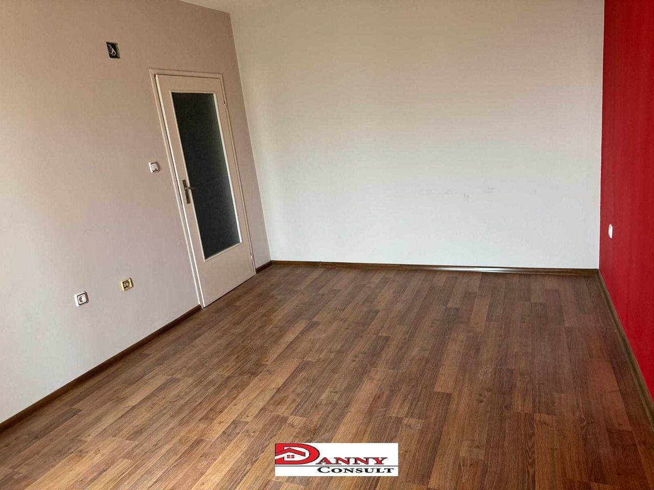 Продава се Тристаен апартамент в Велико Търново, Акация - 81 кв.м за 945 €/кв.м - Снимка #3