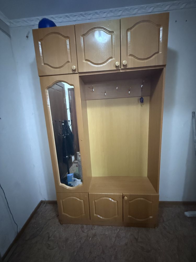 Продам шкаф для прихожей