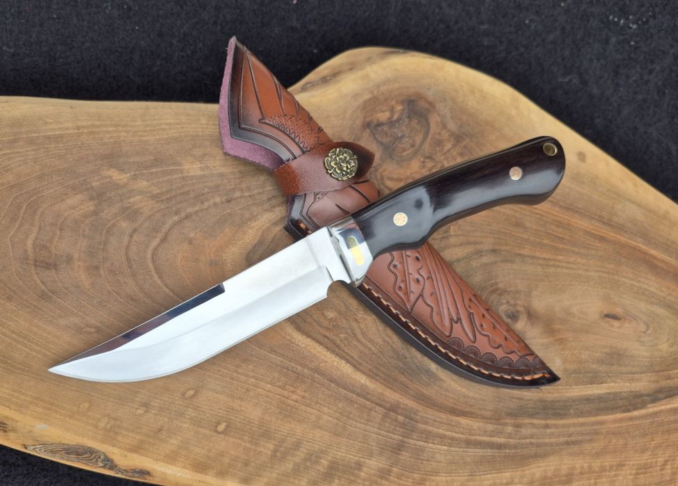 Ръчно изработен ловен нож с кожена кания LN424