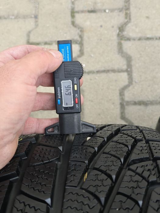 225 45 18 Pirelli