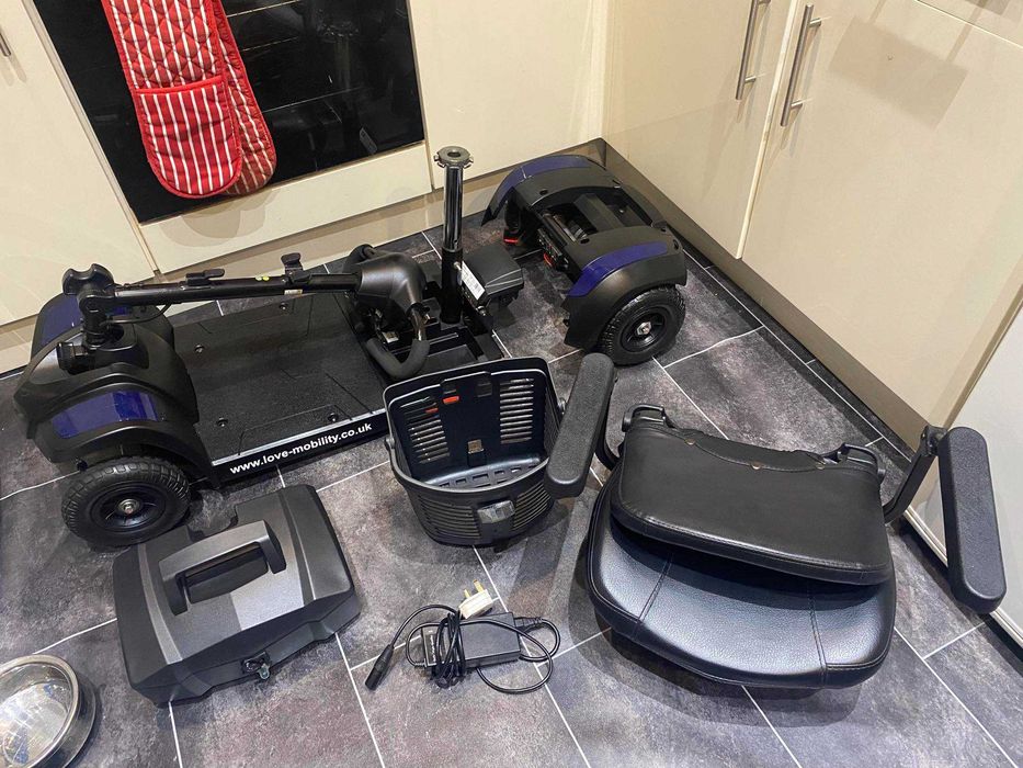Scooter electric pentru persoane in varsta