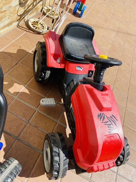 Tractor cu pedale