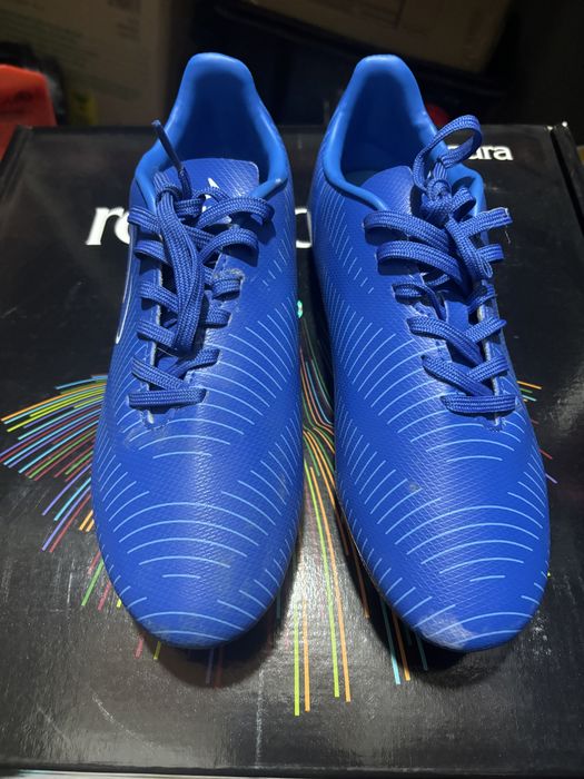 Срочно продаем бу бутцы для футбола, не подашед